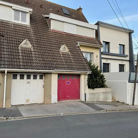 Holiday home Du Dans Les Toiles
